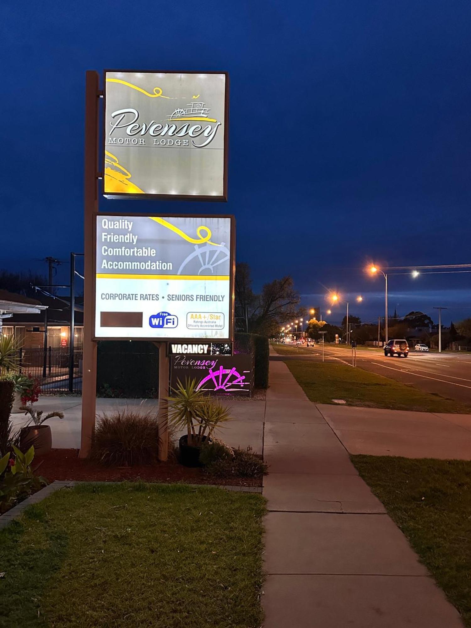 Pevensey Motor Lodge Echuca Dış mekan fotoğraf